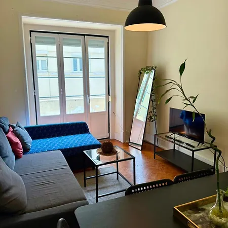 Апартаменты Spacious T3 For Groups In Vibrant Neighborhood Лиссабон