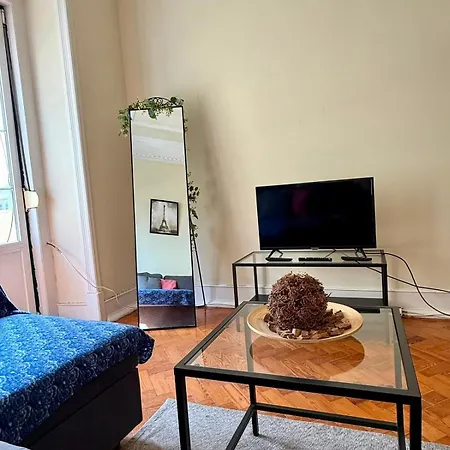 Spacious T3 For Groups In Vibrant Neighborhood Lisboa
